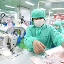 臨危受命轉(zhuǎn)產(chǎn)應(yīng)急物資,家紡企業(yè)扛起責(zé)任共同戰(zhàn)&ldquo;疫&rdquo;